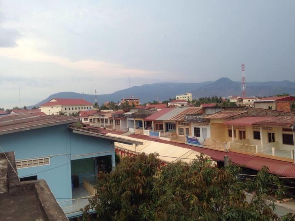 Ta Eng Guesthouse Kampot Esterno foto